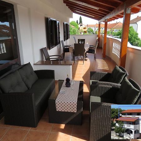 Apartments Gloria Биоград-на-Мору Экстерьер фото